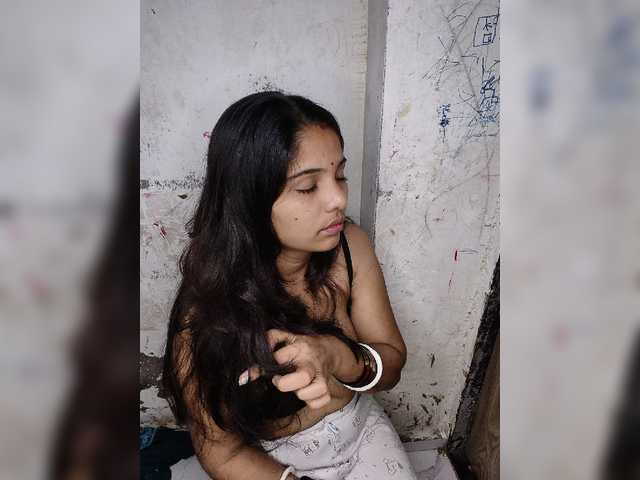 Tunnidelhi live cam on BongaCams