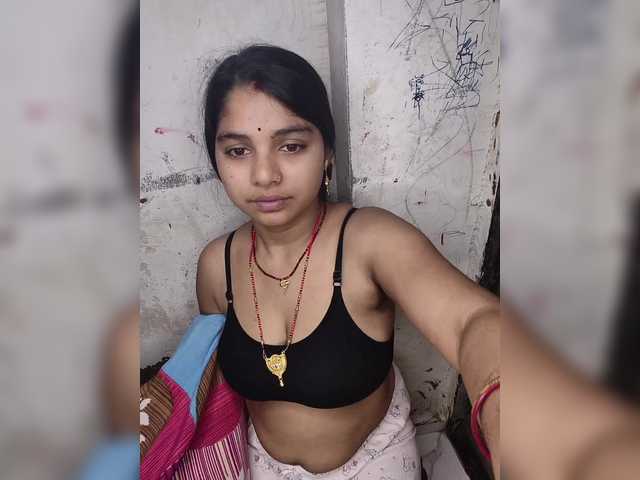 Tunnidelhi live cam on BongaCams
