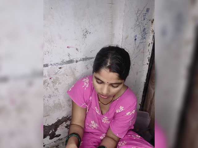 Tunnidelhi live cam on BongaCams