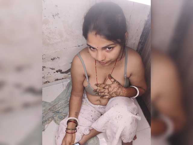 Tunnidelhi live cam on BongaCams