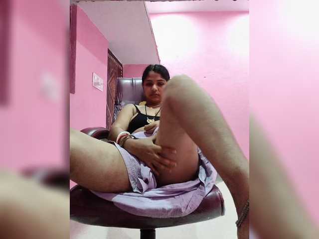Tunnidelhi, en directo ahora en BongaCams