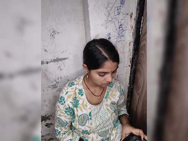 Tunnidelhi live cam on BongaCams