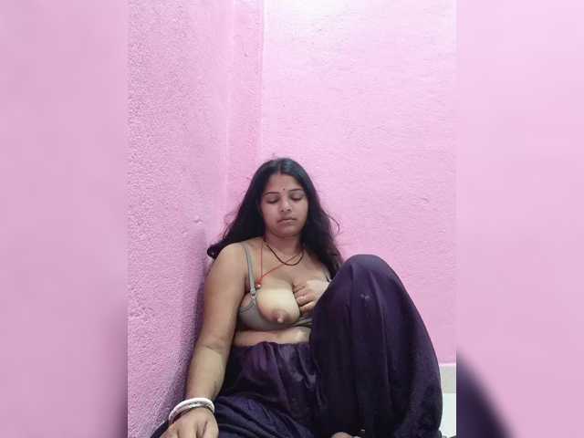 Tunnidelhi live cam on BongaCams