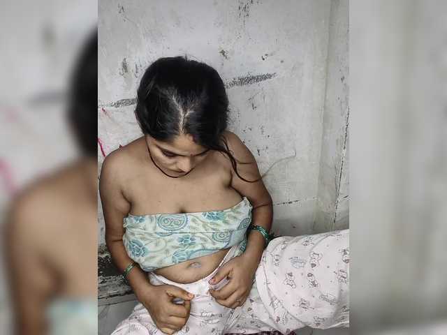Tunnidelhi live cam on BongaCams