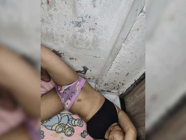 Tunnidelhi live webcam show
