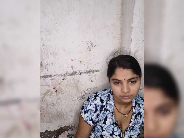 Tunnidelhi live webcam show