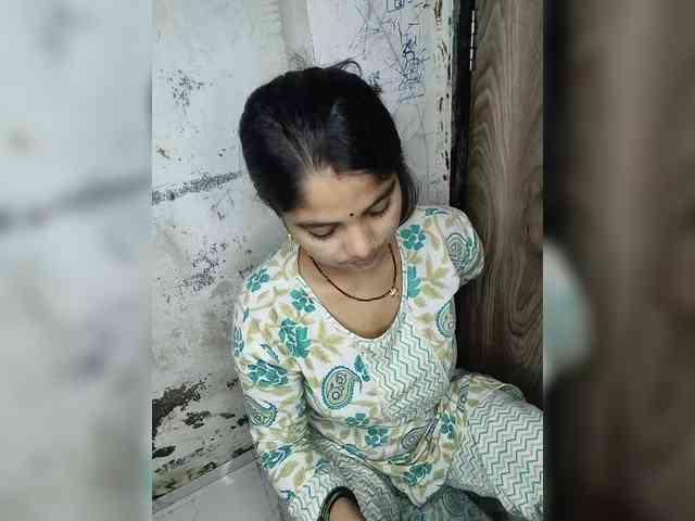 Tunnidelhi Live Webcam on BongaCams