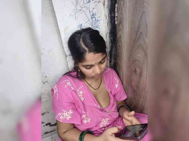 Tunnidelhi Live Webcam on BongaCams