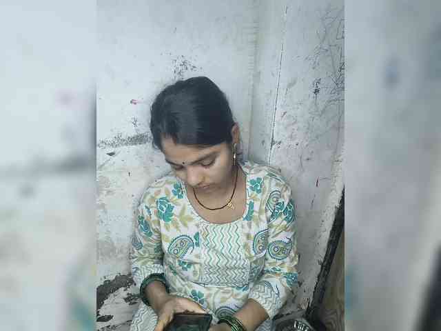 Tunnidelhi Live Webcam on BongaCams