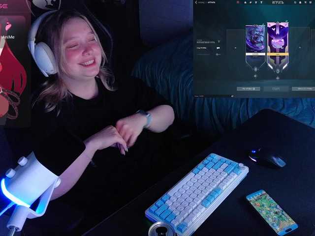 AlinaAdams live webcam show