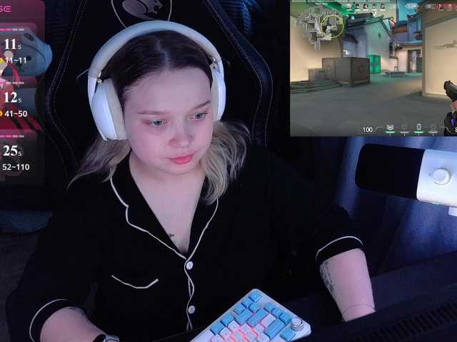 AlinaAdams live cam preview