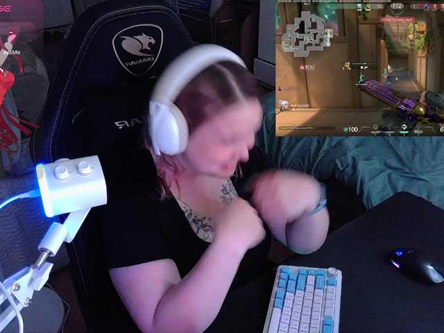 AlinaAdams live webcam show