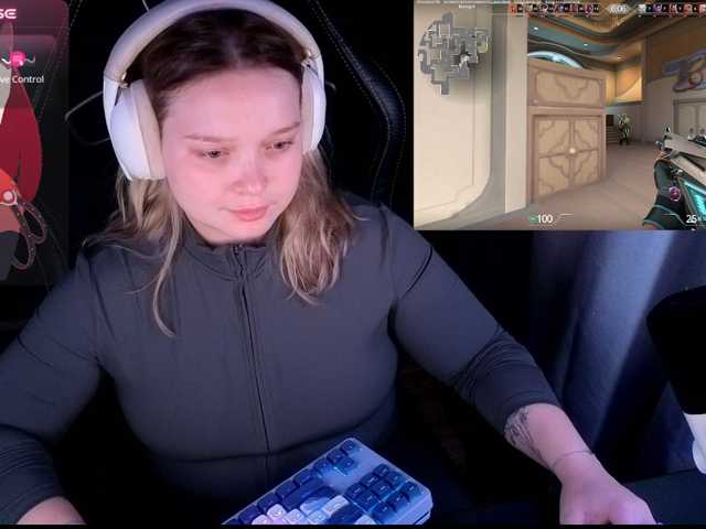 AlinaAdams live cam preview