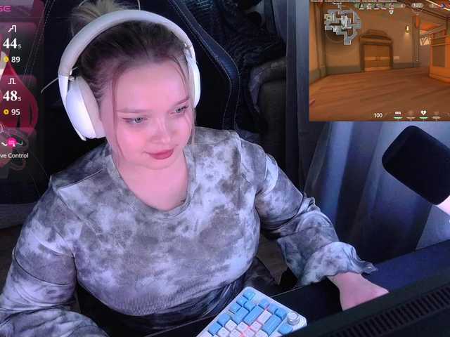 AlinaAdams live cam preview