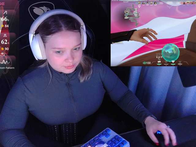 AlinaAdams live cam