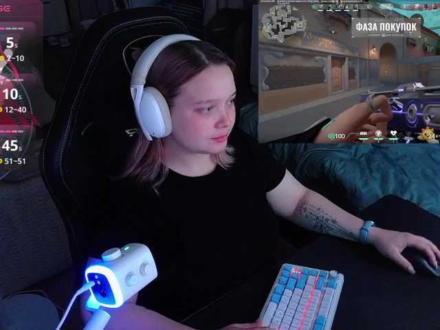 AlinaAdams live webcam show