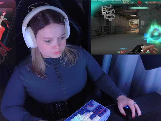 AlinaAdams live cam preview