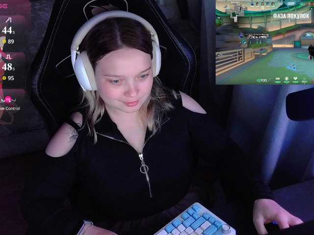 AlinaAdams live cam on BongaCams