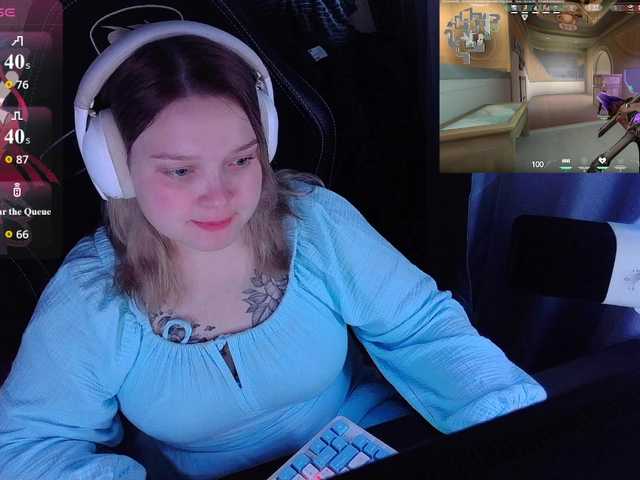 AlinaAdams live cam preview