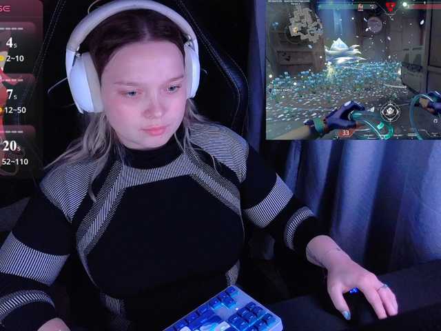 AlinaAdams webcam