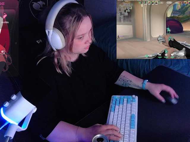 AlinaAdams live webcam show