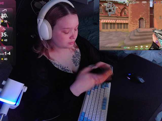 AlinaAdams live webcam show