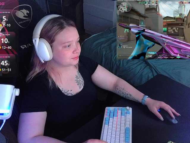 AlinaAdams live webcam show