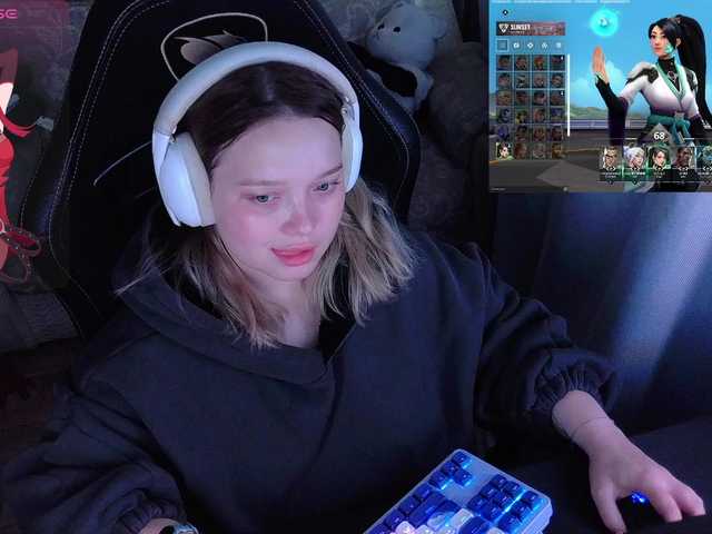 AlinaAdams — live female cam