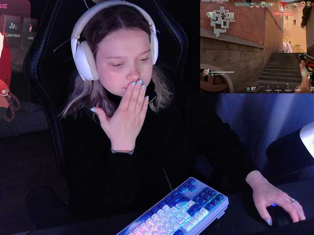 AlinaAdams live cam preview