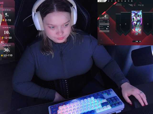 AlinaAdams live cam preview
