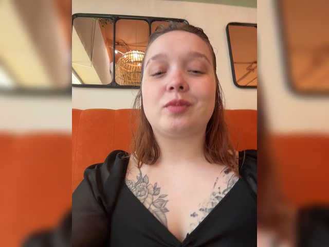 AlinaAdams's BongaCams show and profile