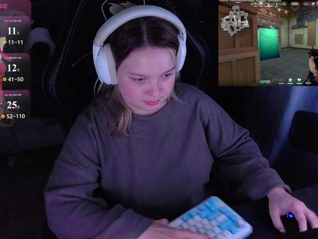 AlinaAdams live cam preview