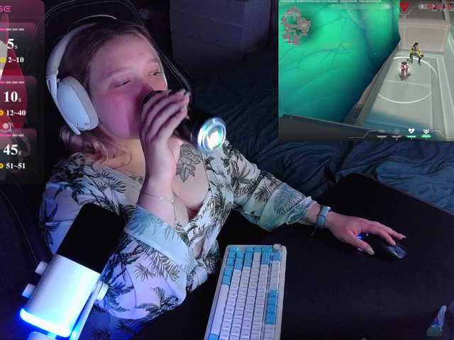 AlinaAdams live webcam show