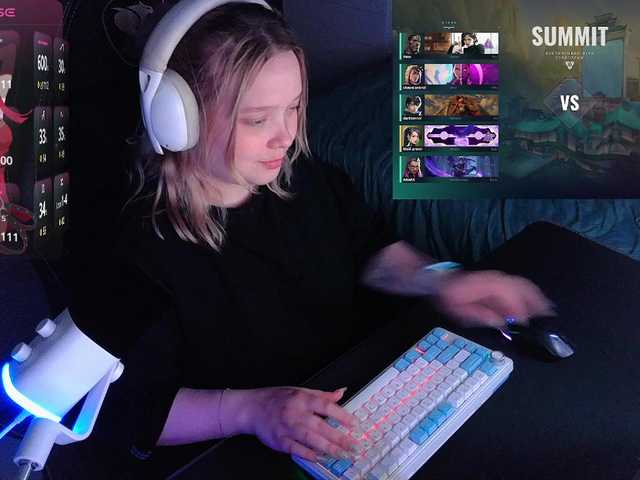 AlinaAdams live webcam show