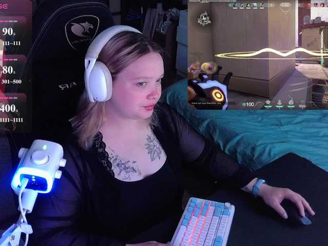 le modèle AlinaAdams est en webcam porno dans un show sur le site bongacams, il possède les tags suivants: White/Caucasian,Blonde,Shaved