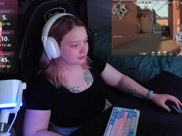 AlinaAdams live webcam show