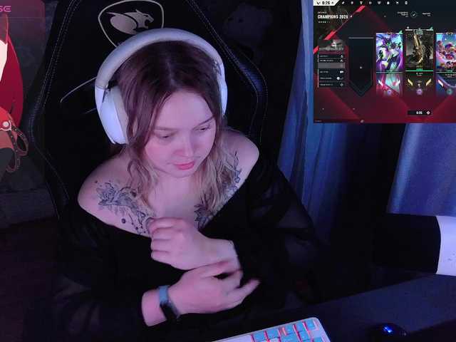 AlinaAdams