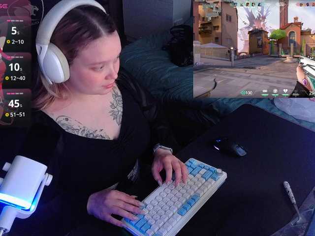 AlinaAdams live webcam show