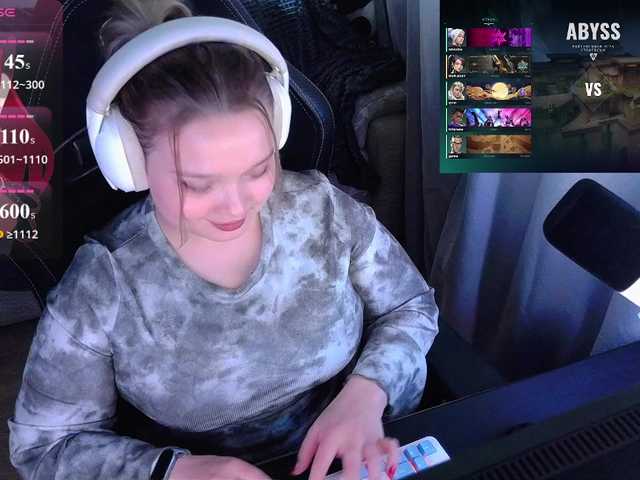AlinaAdams live cam preview