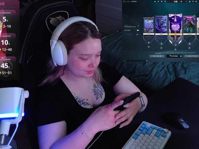AlinaAdams live webcam show