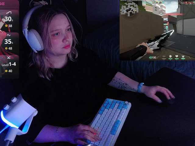 AlinaAdams live webcam show