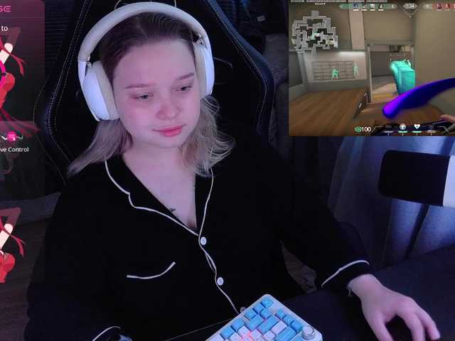 AlinaAdams live cam preview