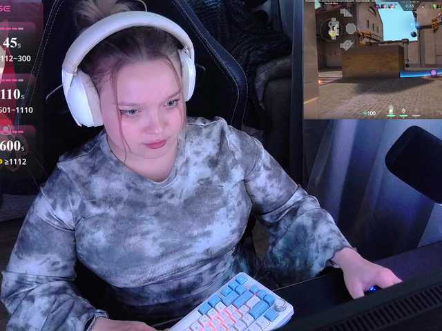 AlinaAdams live cam preview