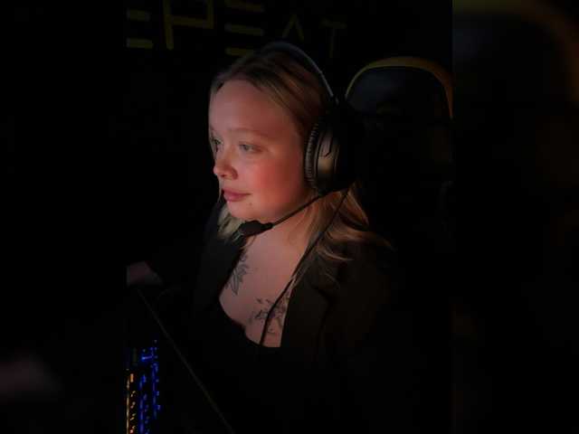 AlinaAdams live cam on BongaCams