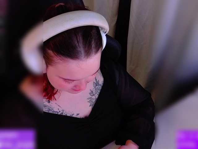 AlinaAdams's BongaCams show and profile