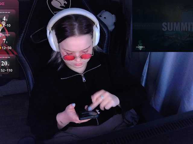 AlinaAdams, live now on BongaCams
