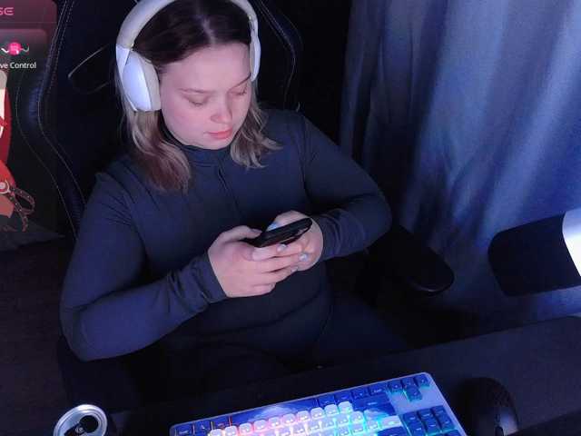 AlinaAdams live cam on BongaCams