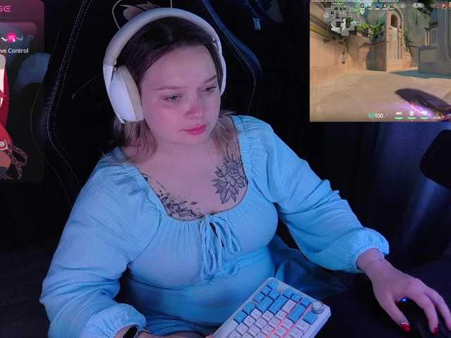 AlinaAdams live cam preview