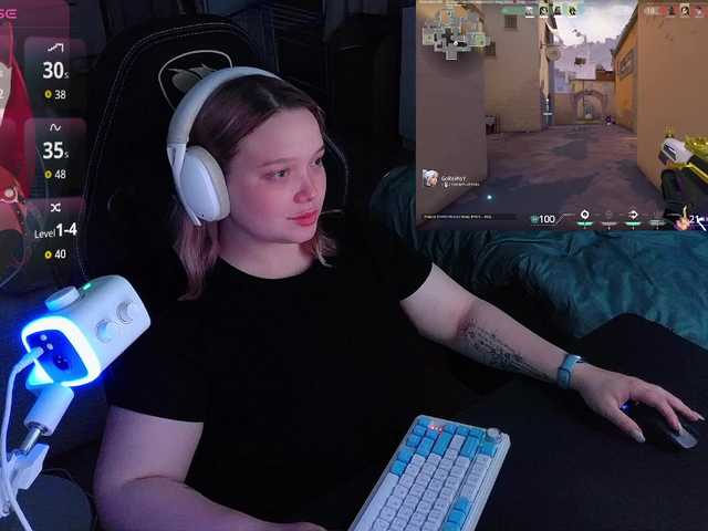 AlinaAdams live webcam show