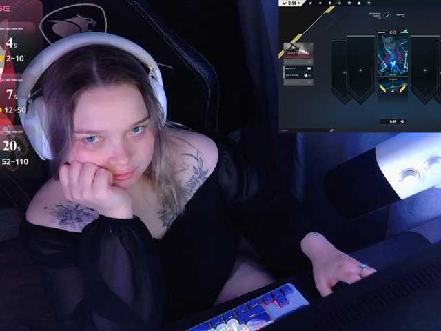 AlinaAdams